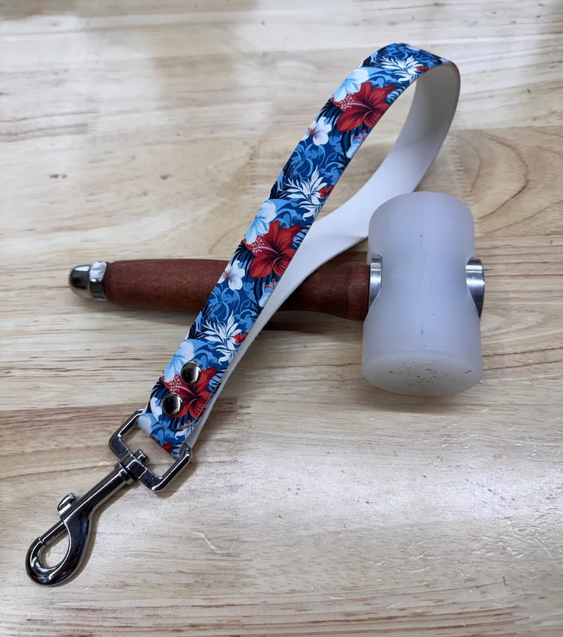 Poignée courte pour chien en Biothane personnalisable – Édition spéciale