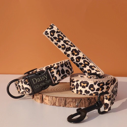 Collier chien personnalisé imprimé léopard
