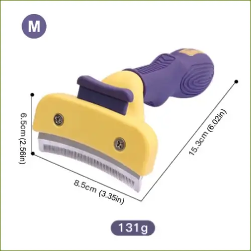 Brosse solide pour le toilettage d'un chihuahua