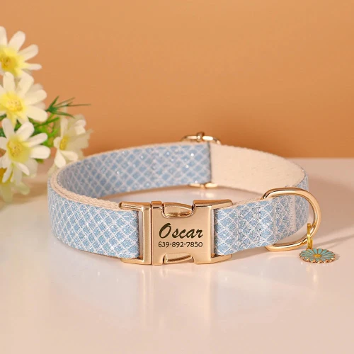 Collier chien gravé pailleté pastel avec fleur amovible et boucle personnalisée