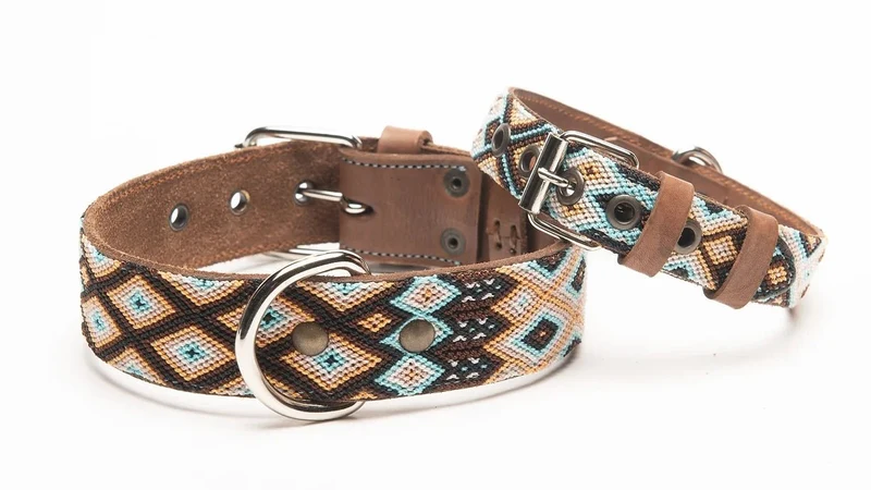 Collier pour chien en cuir brodé Holbox (broderie complète)
